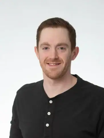 Headshot of Taylor Lovett.